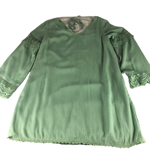 DRESS - Women's Soieblu Crinkle V-Neck Mini Dress in Malachite Green. Size M - Picture 15 of 15